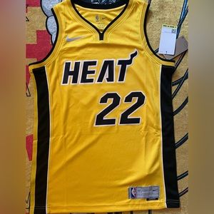 NWT Nike Jimmy Butler Miami Heat Earned edition jersey size M